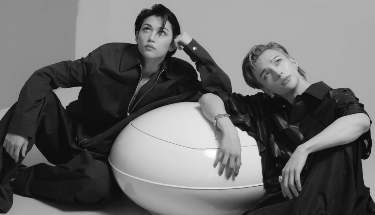 namchanhyung's tweet photo. Hyunjin &amp; Felix for Cosmopolitan, the photo shoot behind, a thread 📸 https://t.co/g6V4momvEw