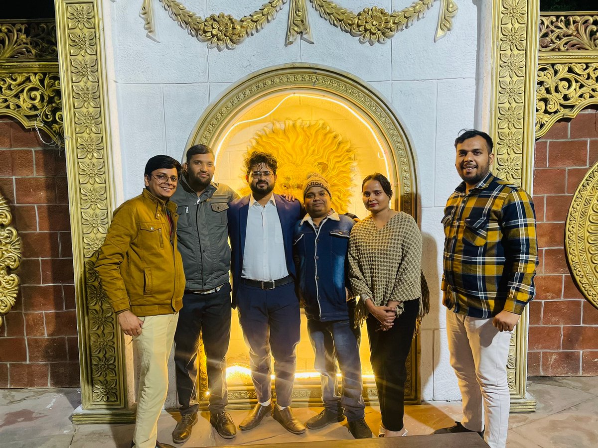 age_vert's tweet photo. Life is full of surprises and sometimes the most unexpected things happen with the best intentions. #NewYear Celebration at #ChokhiHaveli with Vert-Age Warriors. 
#HappyNew #VertageDialer #AutoDialerSoftware #bestautodialersoftware #autodialersoftwareformobile #autodialersoftware https://t.co/KdZlw82TPJ