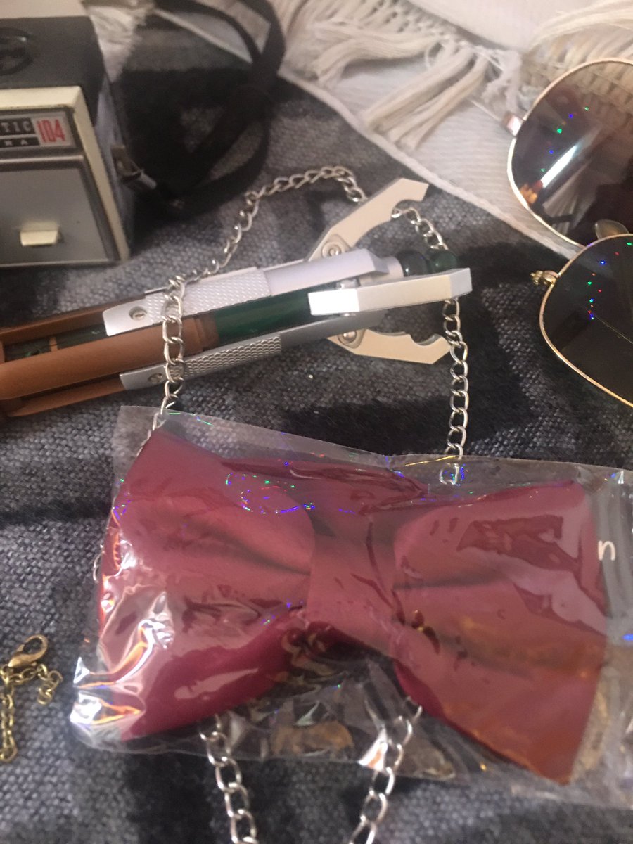 SeleneLuna3006's tweet photo. Ya lo tengo todo!!! Para el cosplay!!! Soon!!!ππ #classicdoctorwho #doctorwhoclassic #tardis #doctorwhoreplica #whovian #whovians #doctorwhofandom #doctorwhofans #doctorwho https://t.co/H2zBoLluc0