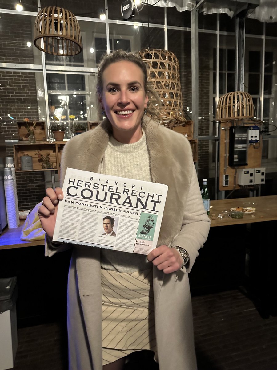 SimonVuyk's tweet photo. De nieuwe Bianchi Herstelrecht Courant en ⁦@Rest_Justice_NL⁩ brengen bijzondere, bevlogen mensen bijeen. Zoals Jolan van den Broeck, Nienke Feenstra Birte Metz en Ester Post. Leve het herstelrecht! https://t.co/KxZdXNy00o