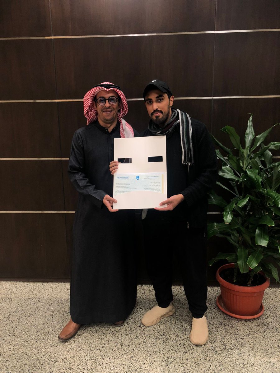 waleedMalshehi's tweet photo. سُعدت اليوم بمقابلة الطلاب الأعزاء محمد الطويرش ومحمد الرقيب الي حضروا للكلية اليوم لإستلام وثائق إتمام متطلبات درجة البكلوريس في التمريض .. الف مبروك وموفقين بحول الله حبايبي .. شاكر لكم الي شرقتوني وخصيتوني بهالصور التذكارية 🌹🌹 https://t.co/XLQcD4om9A