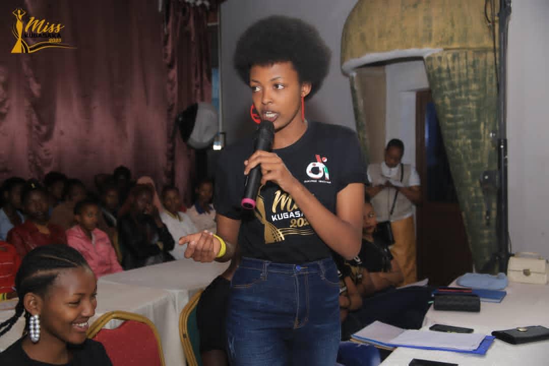 IngoMagazine's tweet photo. Elle a rappelé que le développement des jeunes figure parmi les priorités du @BurundiGov et les a invitées à exploiter leurs talents pour tirer profit des opportunités en leur faveur dont la #bijenkorf et #BIDF.
#Burundi
#ingomag https://t.co/fY0NMT52Z7