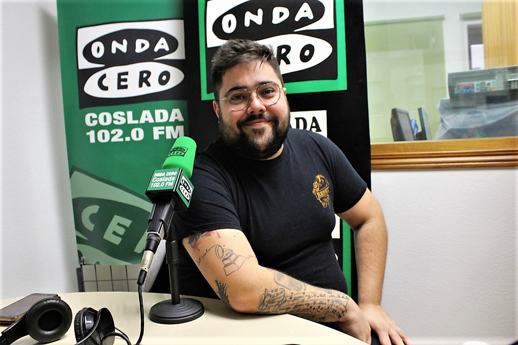 OndaCeroCoslada's tweet photo. #Coslada
Hoy en concierto por Navidad los cosladeños DIVANS
20:30h Carpa Campo de fútbol La Vía
Entrada gratuita
Recuerda, en el grupo está Dani Blanco, ganador Grammy Latino. Hace unos días estuvo en la radio
Enlace entrevista
https://t.co/XYYWchqvzG

@OndaCeroCoslada 102.0 FM https://t.co/glHNrf2HpH