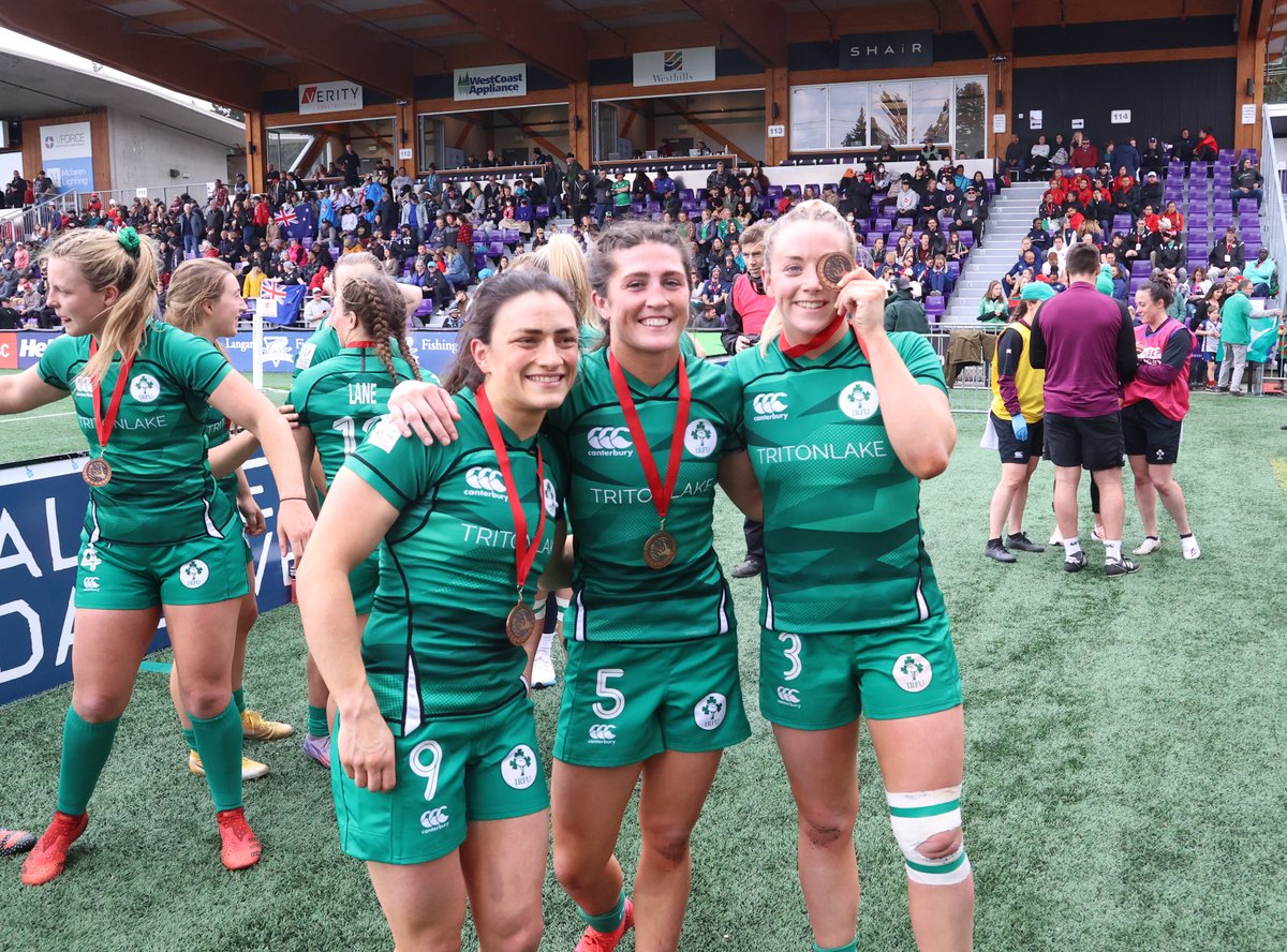 What a year for the Ireland Sevens squads! From 3rd in the World Cup to Silver in Seville and two @worldrugby Player of the Year nominations. We are very proud! Here’s to another great year in 2023! #ireland #irishrugby #ireland7s @irishrugby @worldrugby @worldrugby7s