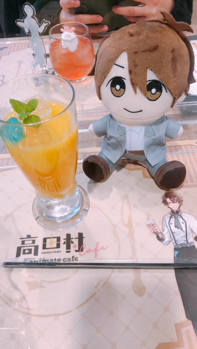 高田村コラボカフェも再びお邪魔しました今回は前回買ったアクスタのあるめ〜とそしてPUSで買っためーやくんぬいもベリキュ〜〜〜だよ 