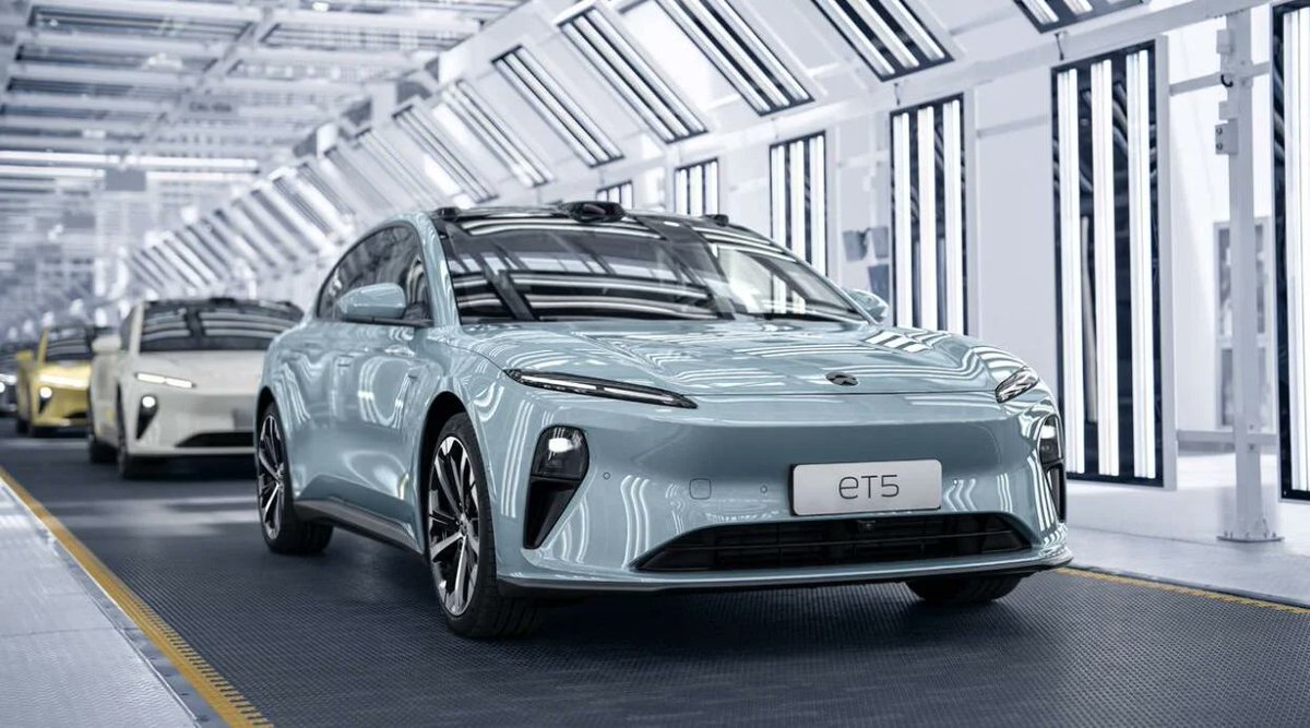 NioStrats's tweet photo. ET5s interior, exterior, technology & performance are in top of class, offers innovations &options unlike any other. #NioBaaS option lowers entry of EV adoption, NAD & #batteryswapping sets it far apart. Some competitors may have 2-3 comparable features but #NIO on another level. https://t.co/1v1FnPV8VI