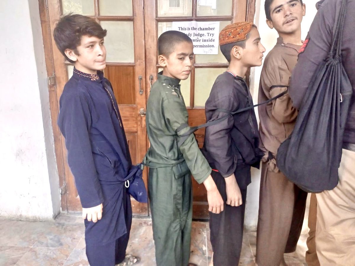 mjdawar's tweet photo. This treatment is inhumane. Unfortunately Afghans have been relegated to sub-human levels in this country since the last four decades. Strongly condemn these gross human rights violations. The government of Sindh should be ashamed of its repeated mistreatment of Afghan refugees. https://t.co/WlZIuYCEfh