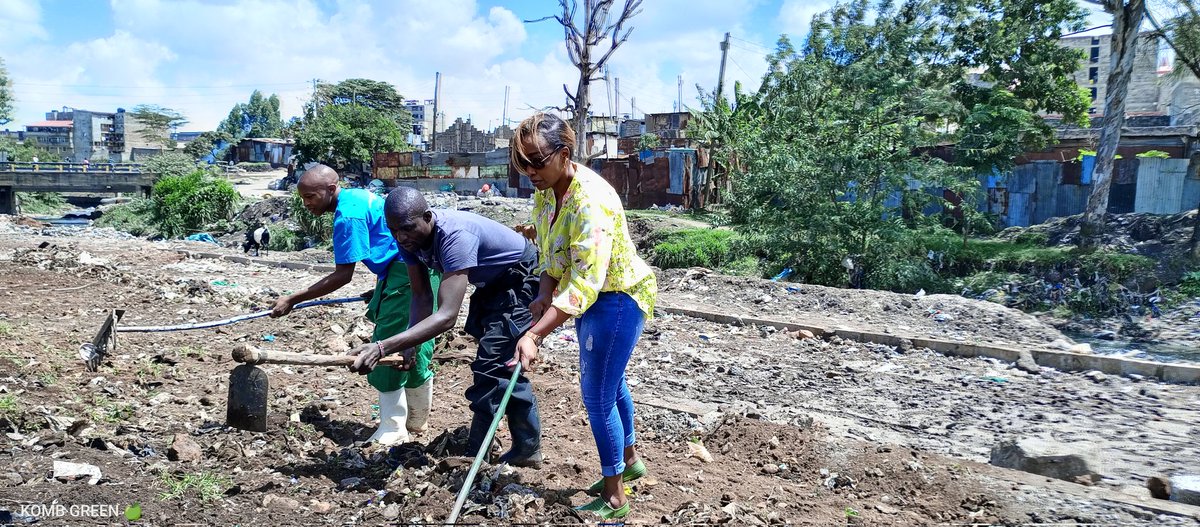 KombGreen's tweet photo. #NairobiRiver
It's nice to have you with us today @EvaMuhia Towards Rehabilitation of Nairobi River ... Feel Free to Come again...
#AlongRivers https://t.co/z7IZ7vGGcw
