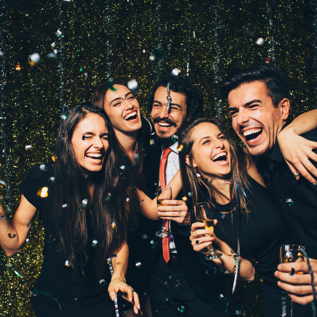 The countdown to the new year has begun! There is still time to ring in the new year with us. Book your room today! ✨🍾 ✨