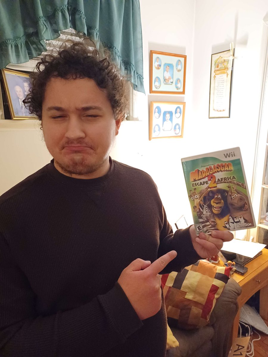 OnPappy's tweet photo. @ScottTheWoz I couldn't find the actual sales numbers but https://t.co/wEzOJMVGFv
