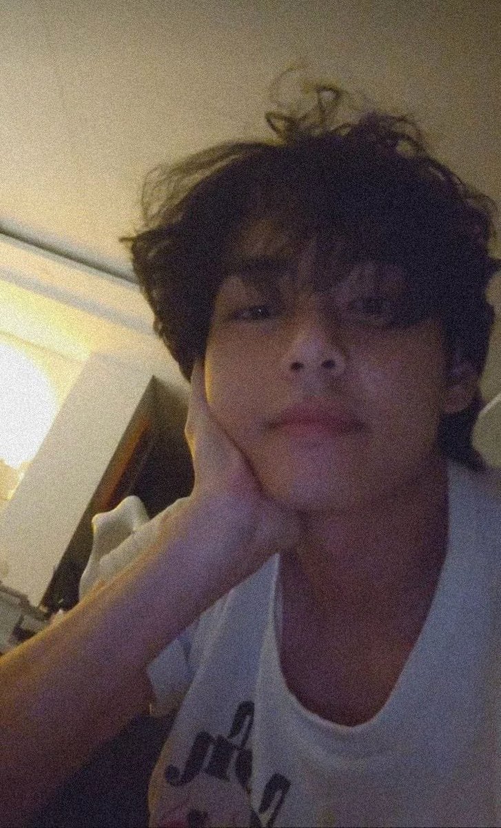 No_Chu17's tweet image. Happy Birthday my beloved🐻💜

#HAPPYVDAY
#HappyBirthdayTaehyung
#TAEHYUNGDAY
#RomanticGentlemanV
#VeautifulPrinceTaehyung
#EraDefiningStarV
#BornIconTaehyung
#WarmComfortInWinterV
#CelestialVocalistV
#OurPurpleEmperorV
#PoeticVanteDay