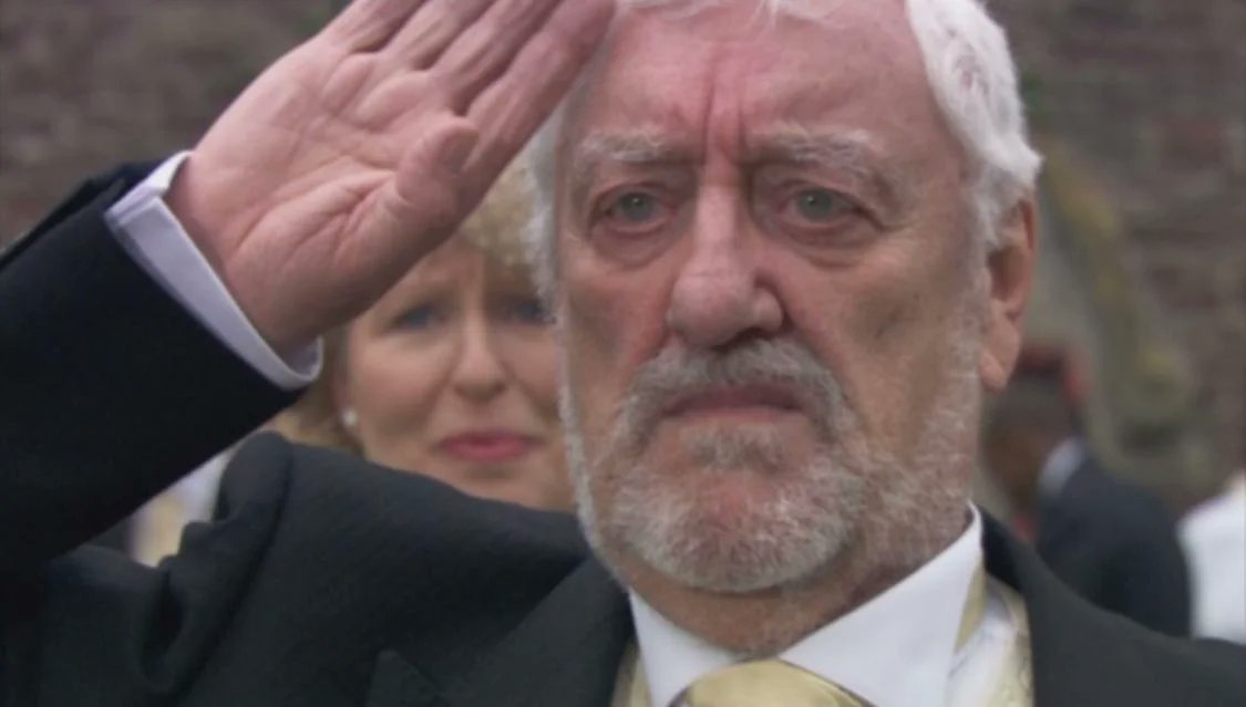 Happy 94th birthday to #BernardCribbins who played #WilfredMott in #DoctorWho
He'll return in the 60th Anniversary in 2023
He also played PC #TomCampbell in the #PeterCushing film #DaleksInvasionEarth2150AD
He also appeared in #TheRailwayChildren and was the voice of the #Wombles