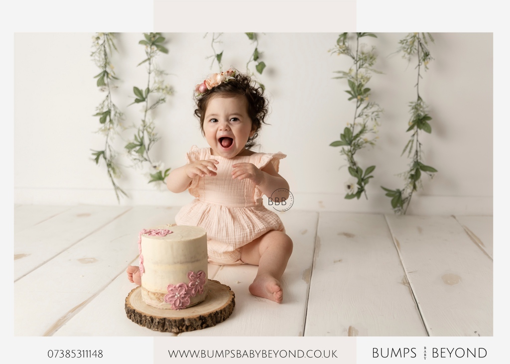 bbbphotographer's tweet photo. This little one was super excited to get her hands on her cake. 

I certainly have had enough food and cake over the Christmas period however I can't wait for the cake deliveries again. 

Who's little one's birthday is coming up soon?! <3

https://t.co/0roTWT0KgV https://t.co/tjbClxNn9i