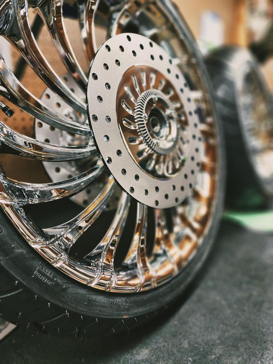 Smt_MachiningCo's tweet photo. You know your wheel game is on point when you do the matching 3D set! 3D Chrome Hurricane.
#smtwheels #smtmachining #topshelf #ridewiththebest #motorcycle #harley #indianmotorcycles https://t.co/vR7TIZSIcR