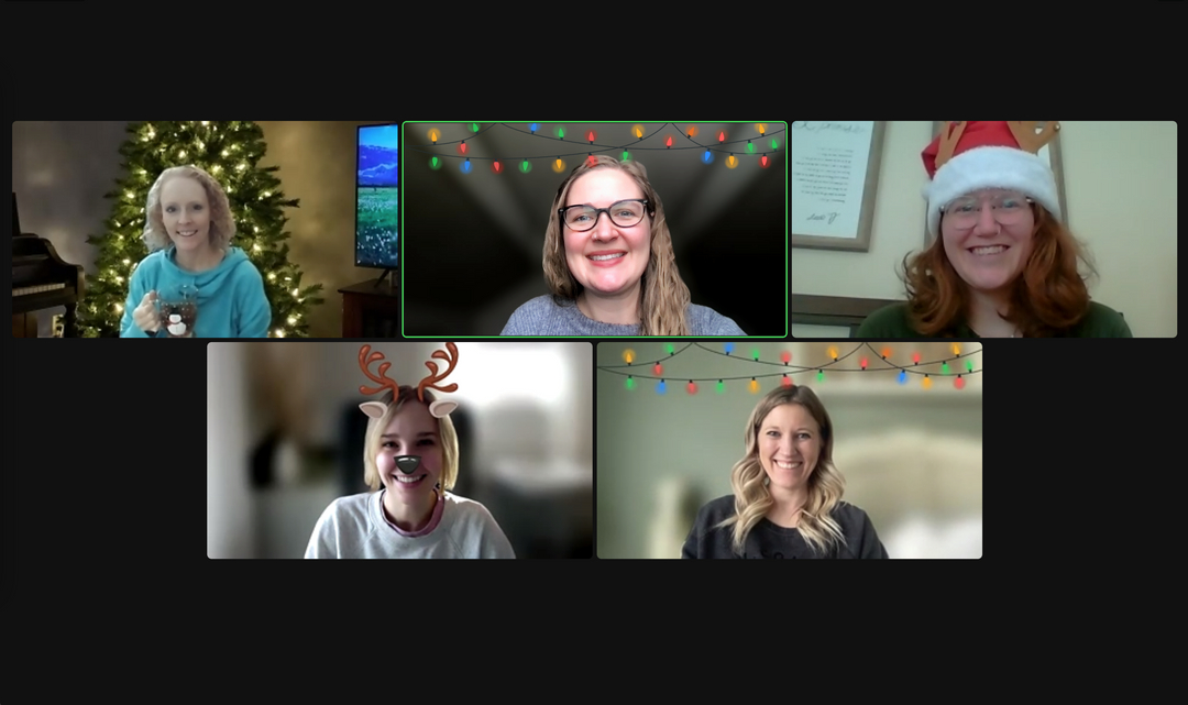 Savvy_Bird's tweet photo. 📣✨ Wishing you an amazing and prosperous New Year from all of us here at Savvy Bird Consulting! ✨🎉 https://t.co/dHQorkjaLU