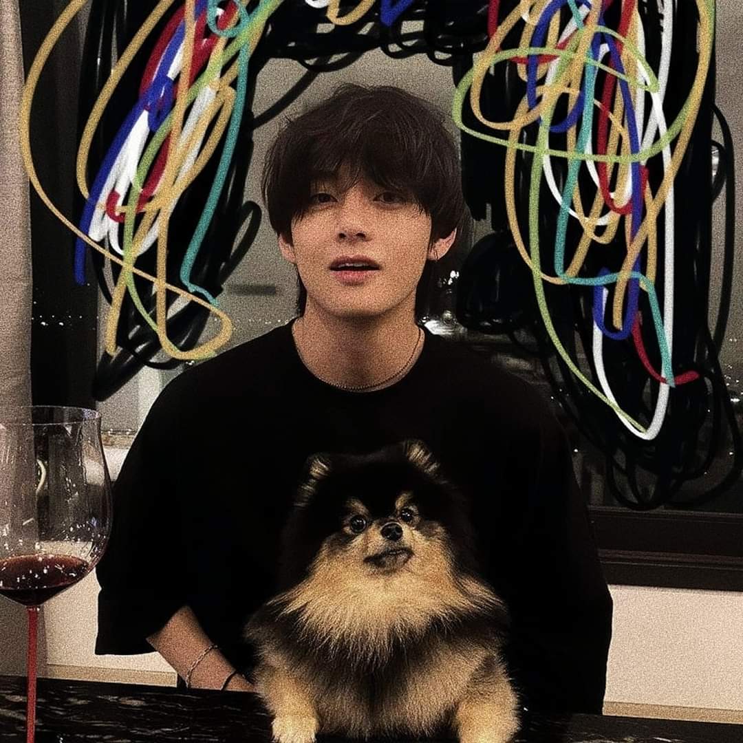anaiahkth's tweet photo. —Happy Birthday to my Torong, enjoy your life and stay baby as you became more manly each day. You are always the cause of my euphoria i love you so much my Kim Taehyung ikaw at ikaw lagi 💜

#HappyBirthdayTaehyung #TaehyungDay #MyCaro #Torong #TAEHYUNG #VDAY https://t.co/7rc12GqSx1