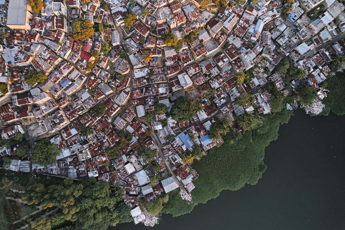 warchiefx's tweet photo. De esos detalles y formas que fácilmente se pierden desde el piso.
#cityscape #drones #dronephotography #WCX042 #rdporloalto #dji #djiglobal #djiair2s #droneshotsrd #dominicanrepublic #republicadominicana #techdronerd https://t.co/5CrrDZeFHf