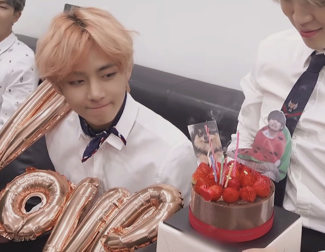 illicitvk's tweet photo. happy birthday taehyungie ♡ https://t.co/dEUKSYcsVb