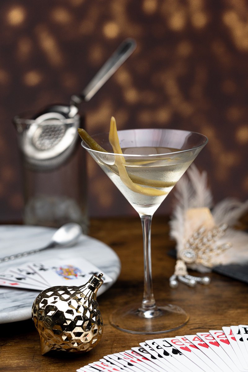 Looking for the perfect cocktail to ring in the new year with? This beautiful Spicy Pickle Martini from expert bartender Patrick Fulgencio is made with local spicy pickled beans and is a NYE must! Find the recipe here: ow.ly/UWQm50LuKrU #nye #cocktail #shoplocal #tasty
