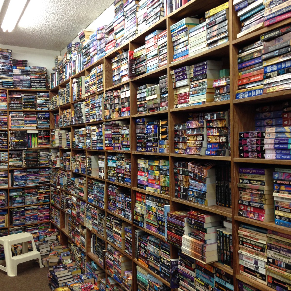 Up! up! my Friend, and quit your books!

HH Producer Thom Van Camp takes a holiday break to sort through his library. Why do we read? Who do we read for? Can we read better? 

loom.ly/cvTxbAU

#books #academictwitter