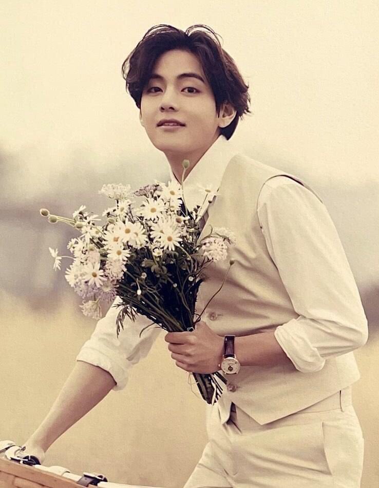 🐻Happy Taetae Day🐻

Winter Bear của em sinh nhật vui vẻ nhé!!! Bias đầu tiên của em, mối tình đầu của em and my prince💖 태형이오빠 생일축하해요 많이 사랑해용💜💜💜 김태형 짱!!

#HAPPYVDAY
#HappyBirthdayTaehyung
#TAEHYUNGDAY
#RomanticGentlemanV
#VeautifulPrinceTaehyung