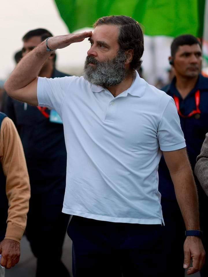 Suru_Vaishnav0's tweet photo. सलाम है उस भारत को, जिसकी संतान हैं हम।

मेरा भारत महान। 🇮🇳🙏

#BharatJodoYatra
@dgurjarofficial 
@RahulGandhi https://t.co/7t60i6Kp3k