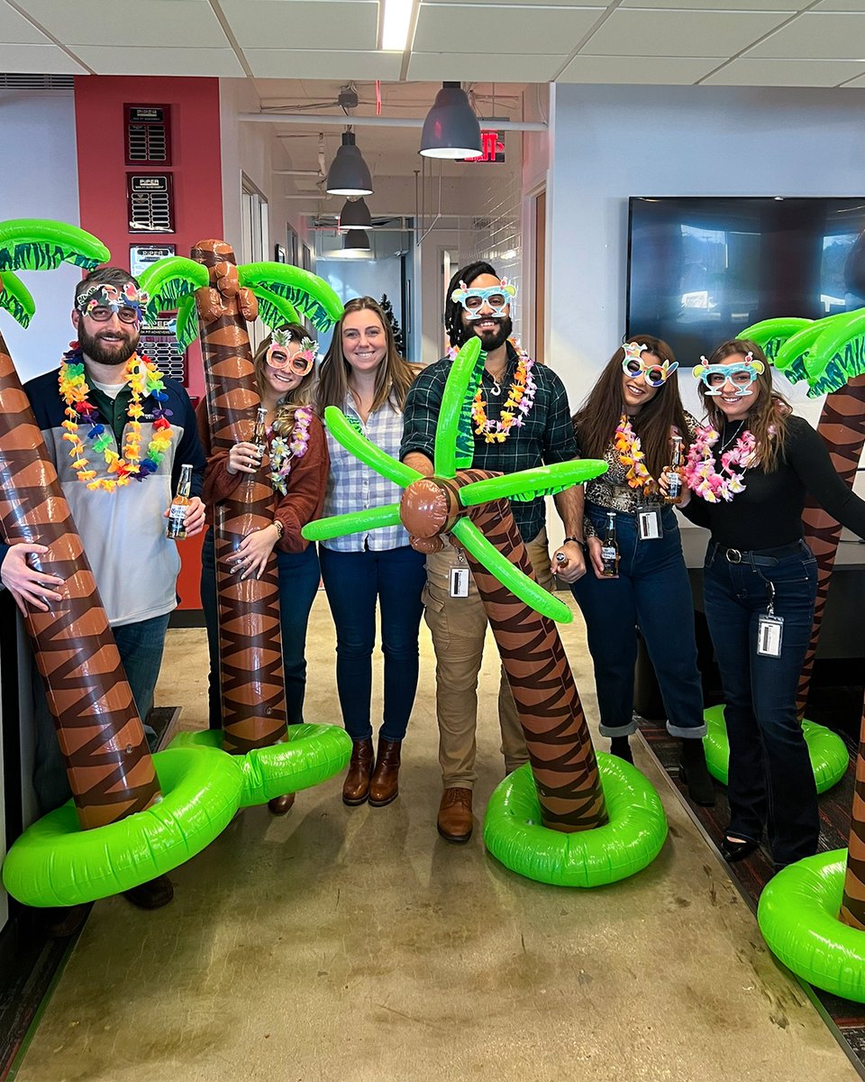 Piper_Companies's tweet photo. One more round-up👏🏼
 
There is no better way to close out 2022 than featuring our team’s latest milestone achievements!

#LifeAtPiper #PiperCompanies https://t.co/GroZq513Xt