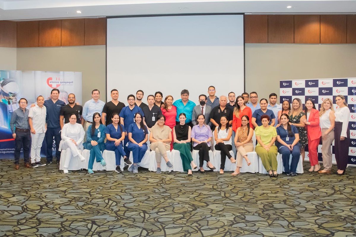 MoniGilbertO's tweet photo. Cerrando el 2022 con un gran resumen y un equipo así.
Por un 2023 mejor ✨

🏥 Clínica Guayaquil @ClinicaGquil 

@paomorejon @BolonaMD @lutib @1gabosarmiento @jmjaureguiMD @DannySilvaC1 @Ceroneliana02 @JohnPeaMoran1 @RobertoGilbert_ @Xime_rojas__ @Evekarrion https://t.co/8y5PSPE9Gf