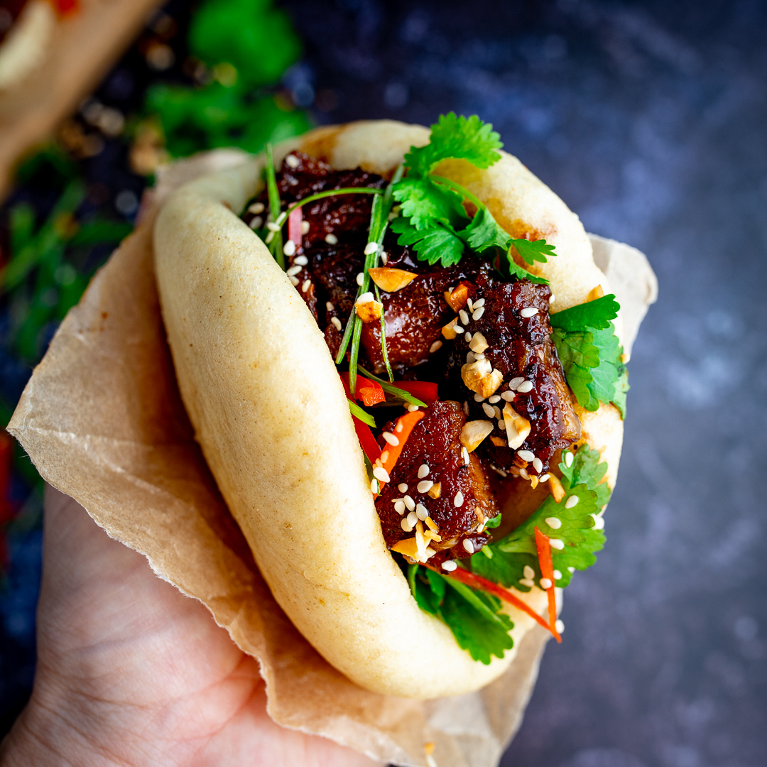 The most delicious party food😋😋

Soft fluffy Bao buns stuffed with tender sticky pork belly.
I'm going to show you how to make it all at home, from scratch, in my easy-to-to-follow step-by-step recipe. 
 kitchensanctuary.com/gua-bao/
#partyfood #guabao #crispypork