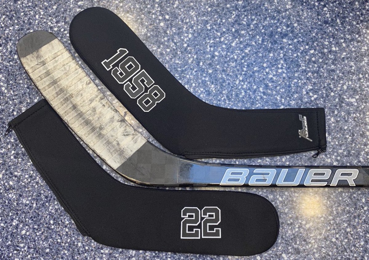 anttheauthor's tweet photo. Thank you deeply Andy Borowsky for sending me some limited edition #willieoree Sockeys⭐️⭐️
Bauer Hockey and Swift Hockey need to check these out! Hockey moms, protect your beautiful wood floors!!!!
#hockeyisforeverybody 🏒🥅
#movementnotmoment https://t.co/2ufHrbN9AT
