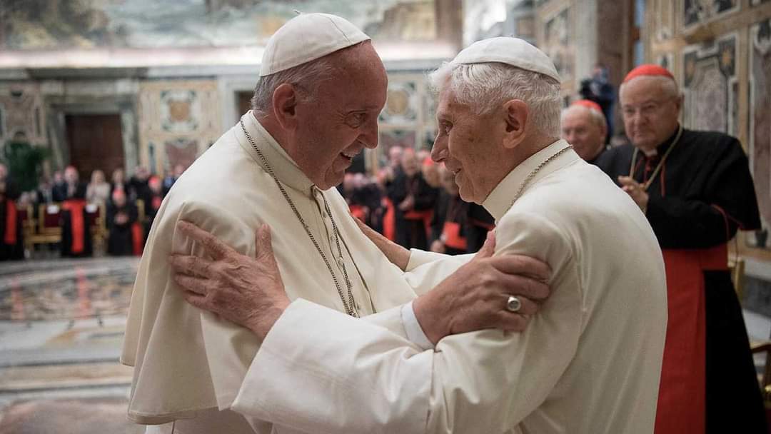 Desde nuestra asociación, atendemos a la petición de Su Santidad el Papa Francisco y elevamos una oración a nuestros titulares por la salud de nuestro Papa emérito Benedicto XVI .

#SienteElCautivo
#CautivodetuVictoria
#Olivares