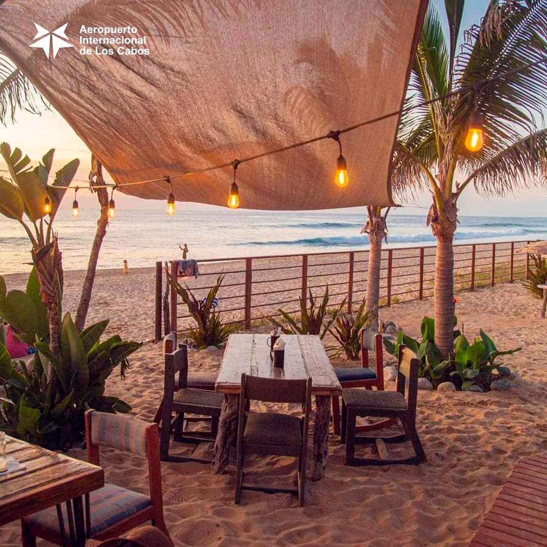 A unos minutos de Los Cabos puedes encontrar un pueblo mágico lleno de encanto y diversión. ✨ Visita #TodosSantos y déjate maravillar por sus playas y sus pintorescas y coloridas calles. 🌴