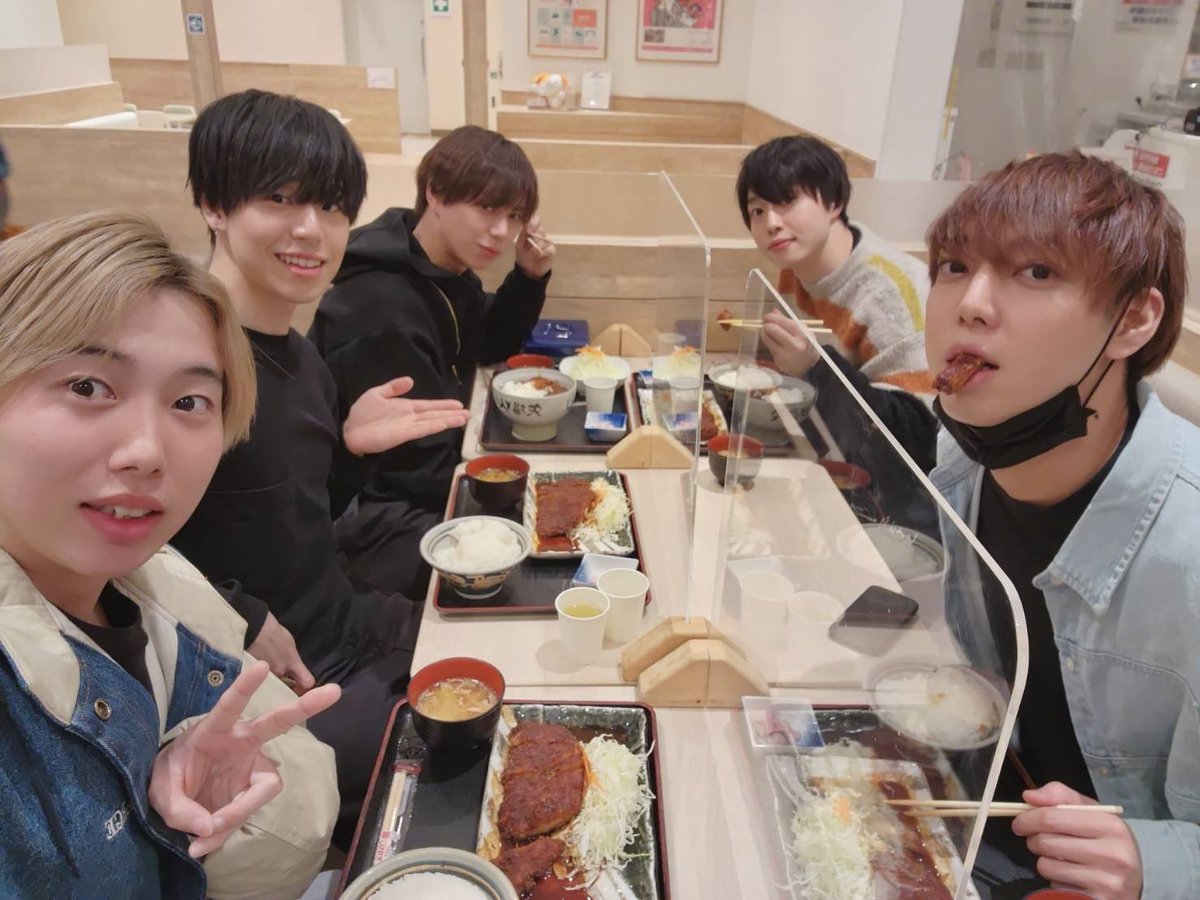 zaki_928's tweet photo. SAで矢場とん食べてきました🐷
ともくんごめんよ、、 https://t.co/Qi3e6n7U6v
