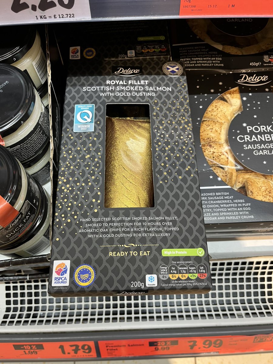 Didn’t expect to find ready to eat, gold-dusted deluxe salmon in <a href="/LidlGB/">@LidlGB</a> 🐟⚜️
#scottish #scottishsalmon #RSPCA <a href="/QualFoodAwards/">Quality Food Awards</a> #QFA22 #qawards