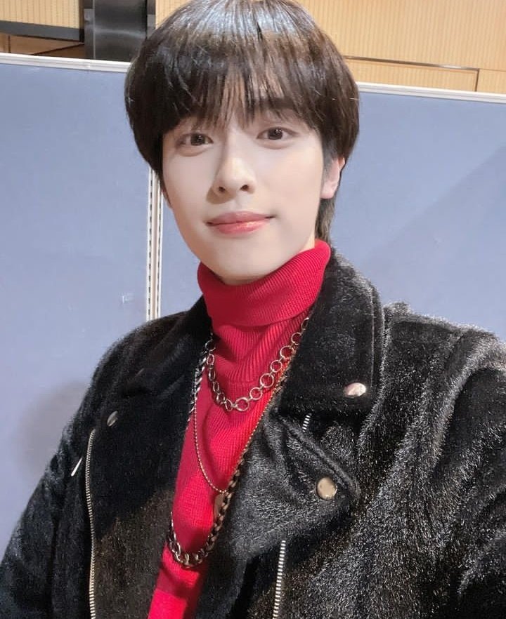 mostlyjiseok's tweet image. someone wants me to be active again.....