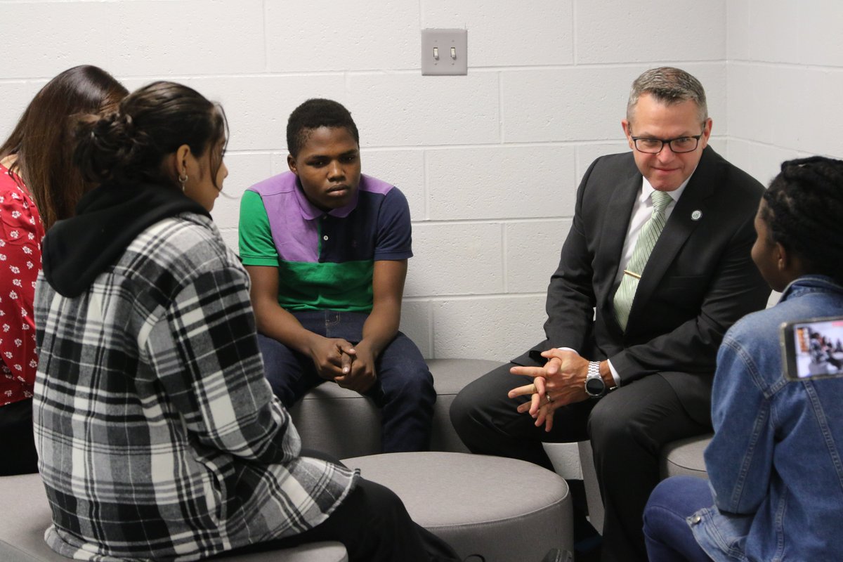 As 2022 comes to a close, the last Kentucky Teacher feature story of the year highlights <a href="/TerangaAcademy/">BGISD Teranga Academy</a>, a school designed to support teens who are new to the United States and to American schools. 

“This is my favorite school I’ve been in."

Read: bit.ly/TerangaFeature #KyEd