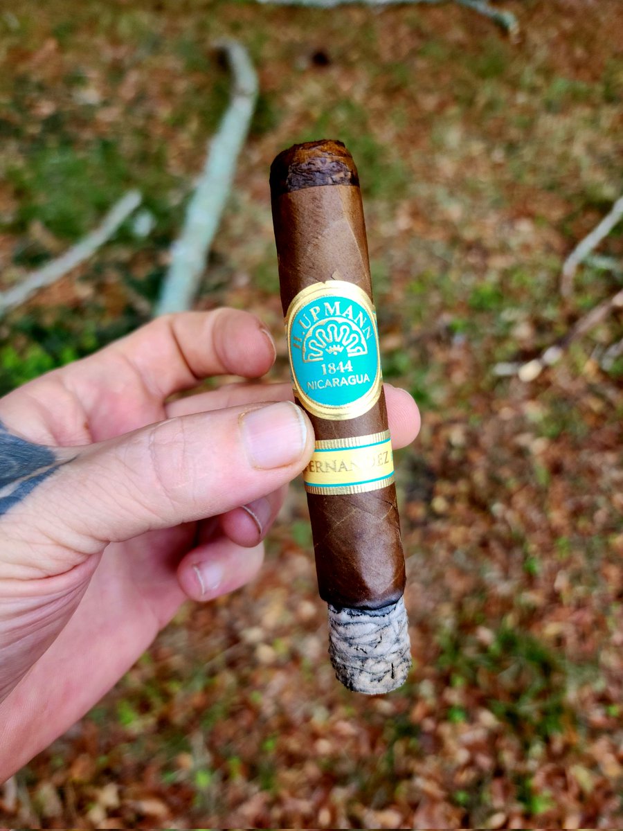 Starting the day with another one of my regular go-to #cigars #hupmann #ajfernandez #Nicaragua #tobacco