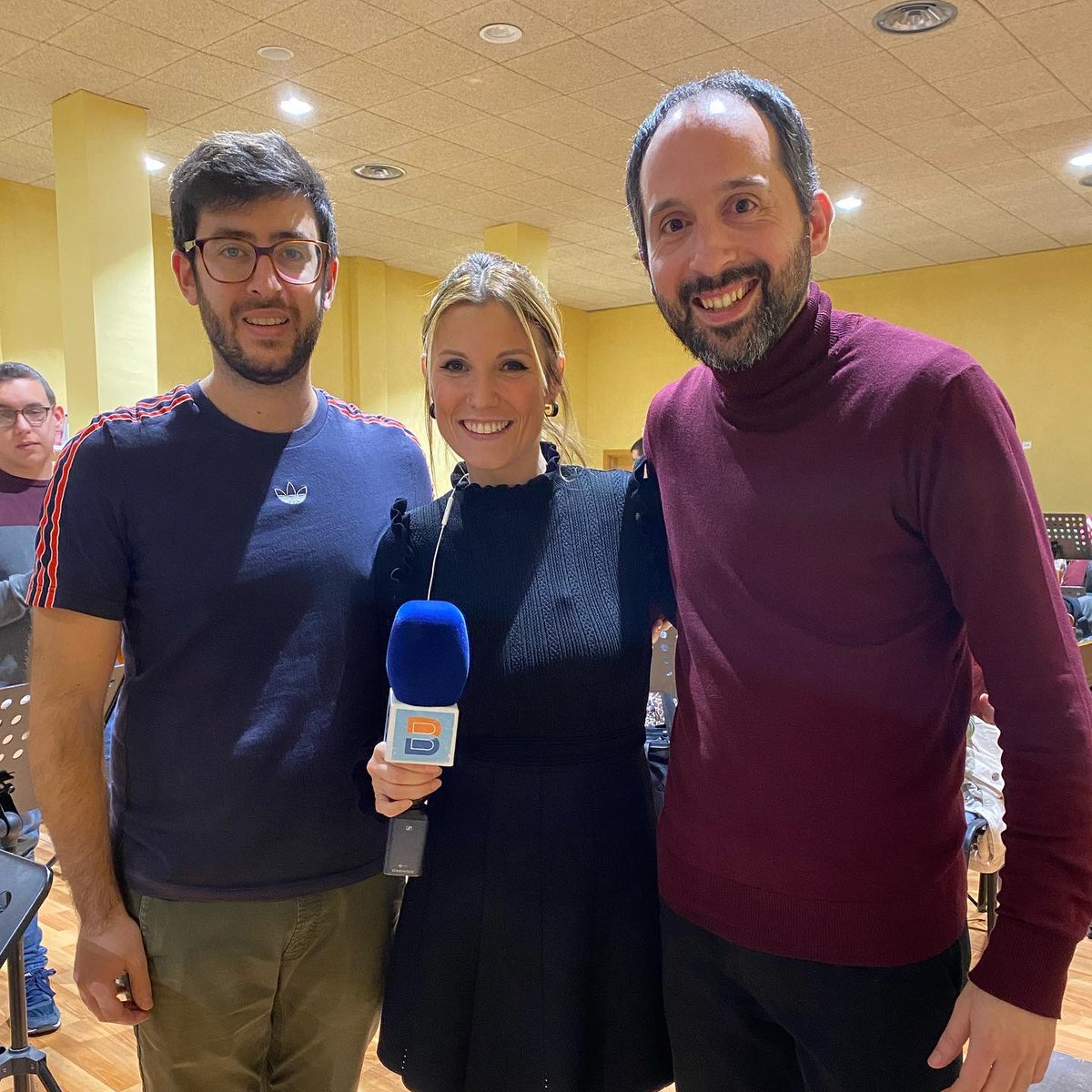 CarlosCastalla's tweet photo. Aquesta setmana hem rebut al @cimoonil la visita de @ross_porta i el programa @bonavespradaap d'À punt! Moltes gràcies per l'amabilitat i per participar al nostre proper concert de @reismagsonil 
#reismagsonil #cimonil #bonavespradaàpunt https://t.co/wgkC9WMsTe