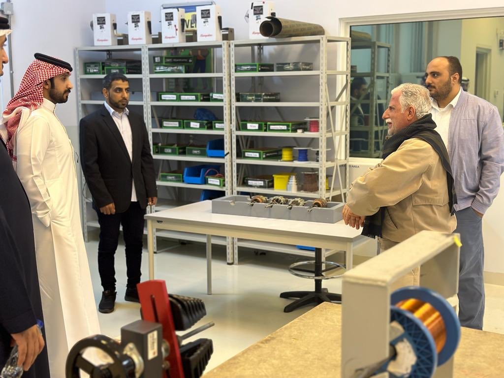 JTI_IR's tweet photo. وفد شركة @Elec_Industries يزور المعهد لبحث أوجه التعاون المشتركة في مجال تدريب وتوظيف الخريجين، كما تضمنت الزيارة جولة حول قسم المهارات الكهربائية والميكانيكية https://t.co/lWTpnBFJiS