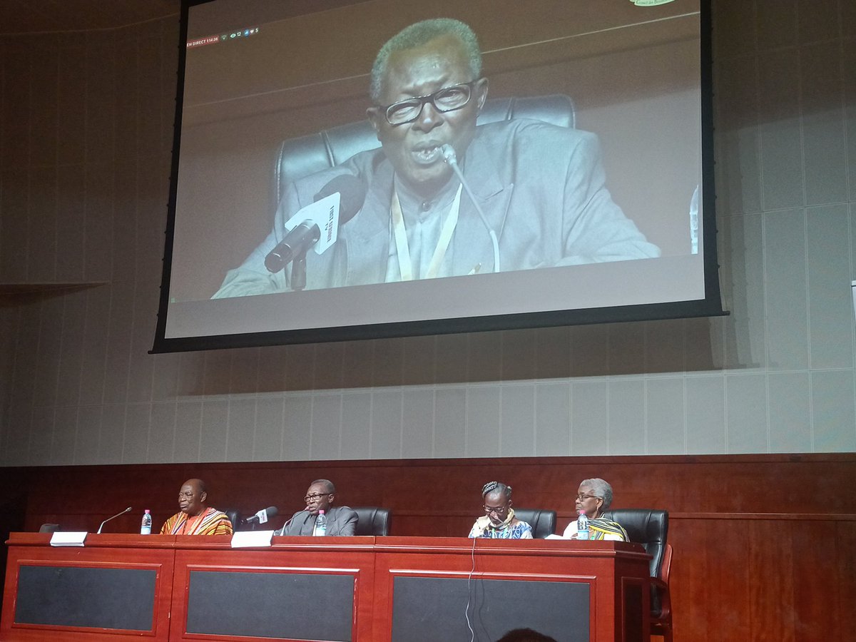 LandryAdelakoun's tweet photo. " La conférence nationale est partie d'ici. Elle relève du génie béninois. Nous devons être fier de ce petit pays du Golfe de Guinée "
@CBF_Diaspora #CBF25 #Citoyen229 #CFMPDF @cfmpdh @AAgbenonciMAEC #wasexo @gouvbenin https://t.co/Gg7VP6hnN7