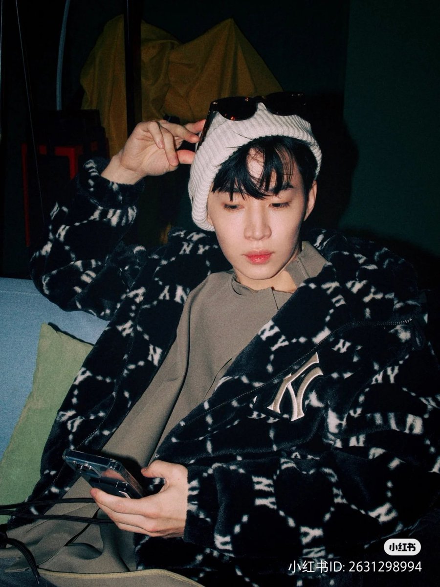 HLGlobalStrings's tweet photo. 20221229 - Henry RED Update
More here:
🔗https://t.co/iSLTjy415Q
#HenryLau #헨리 #刘宪华 #KindMagazine #OOTD https://t.co/iSS0rUBdP1