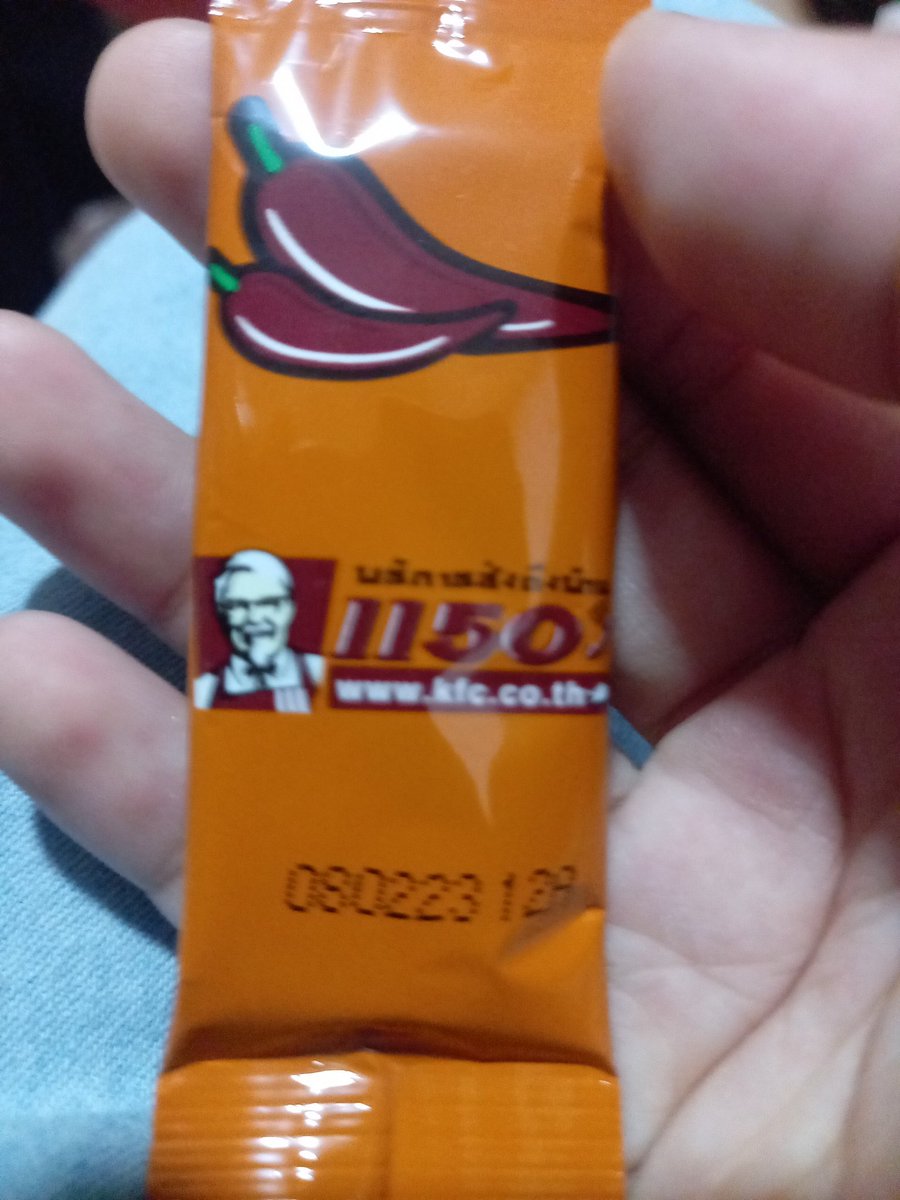 JRMS_J4RAK's tweet photo. อย่าท้าทาย KFC ครับ https://t.co/5GiC1jA4NF