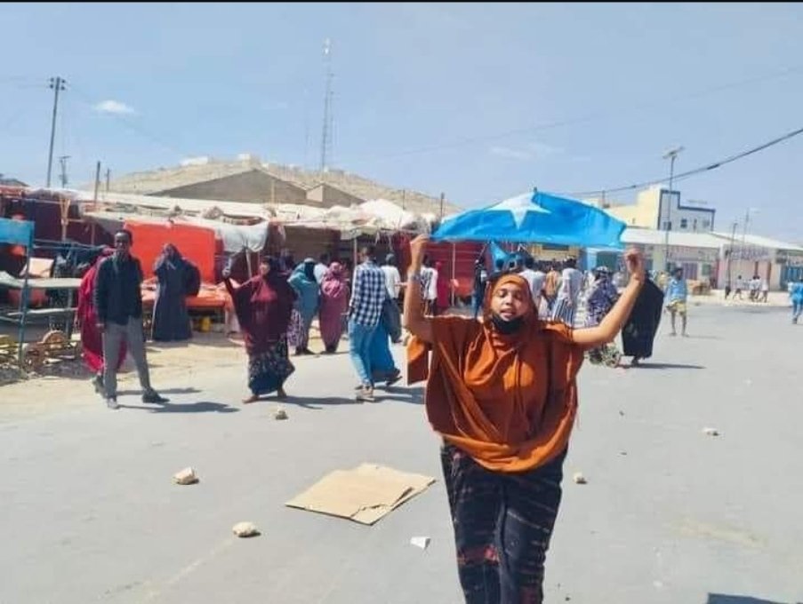 alihwarsame's tweet photo. What's happening in #Lasanod for the 3rd day in a row is a public uprising against the repressive tactics of #Somaliland. It is shameful &amp; unacceptable by all measures. Ignoring that fact by #NCC meeting is also more shameful. https://t.co/gR84m0M2DP