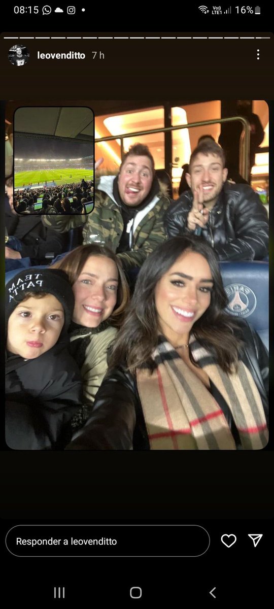 bomdefut's tweet photo. Bibica em Paris assistiu o jogo alguém tem dúvida porque o homi foi expulso,já chegou fazendo estrago como sempre kkkkkkkkkkkkkkk https://t.co/21wsXJvVY7