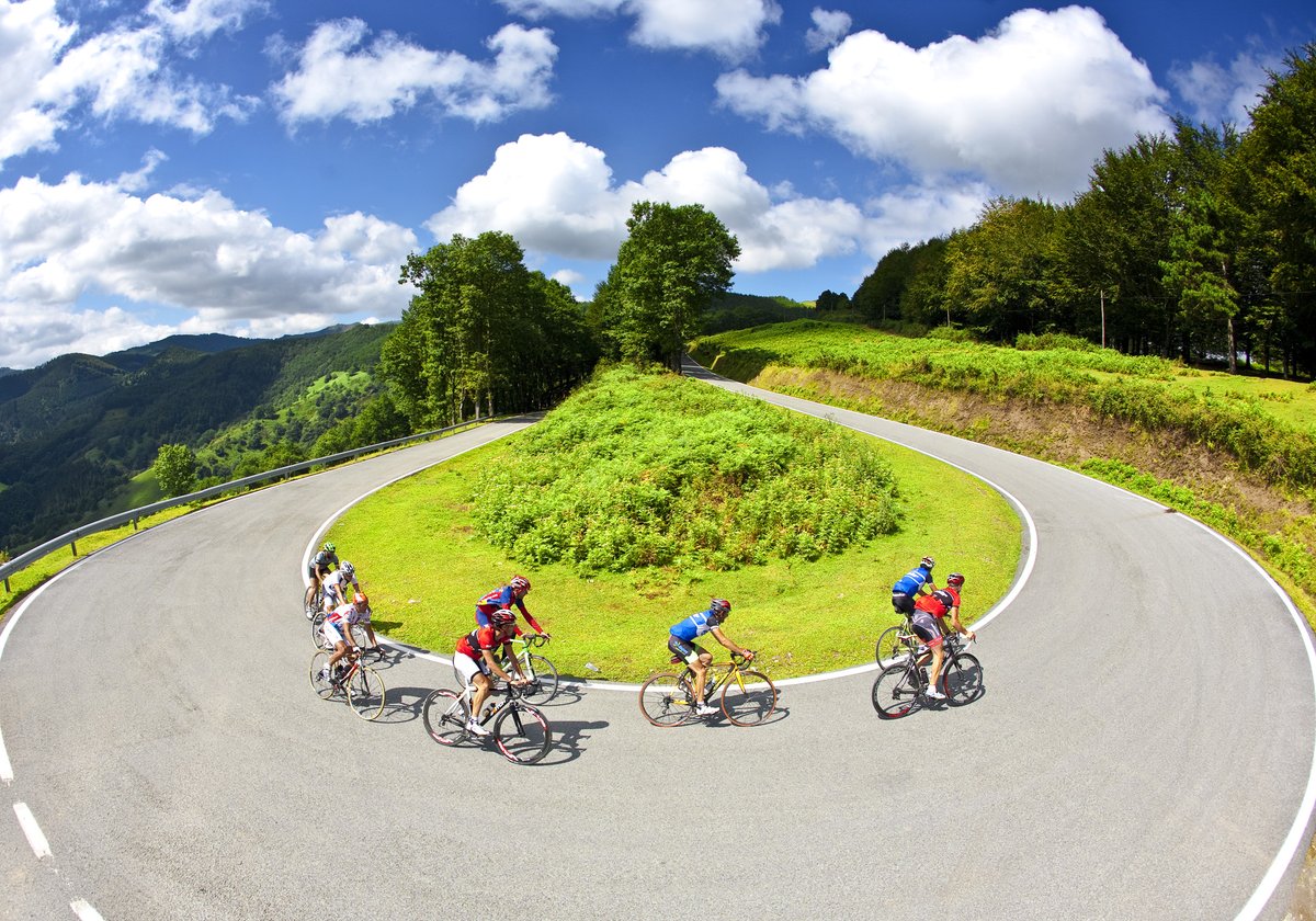 XII MARCHA JUANMA GARATE 
11 JUNIO. Se confirma la fecha y la vuelta al recorrido tradicional con Agiña y Aritxulegi, a los que se unirán Erlaitz y Jaizkibel en el recorrido largo. 
Esta edición, la cronometrada será en Erlaitz
Las inscripciones se abren a finales de enero