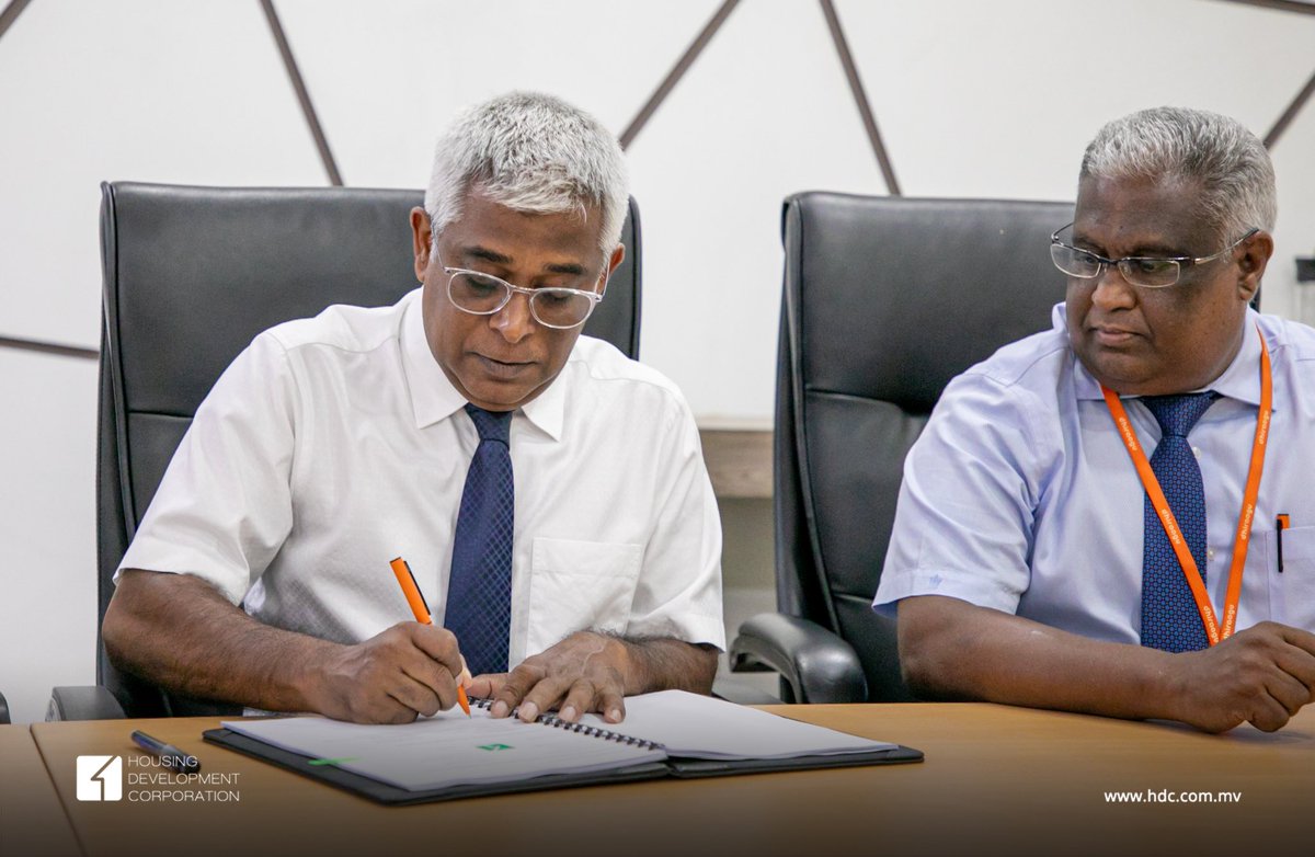 hdcmaldives's tweet image. We have signed an agreement with @Dhiraagu for the installation and operation of rooftop towers in Hiyaa Tower 2 and 3. With these cellular towers, the mobile coverage in Hiyaa area will be improved. 

@SmartCommv #smartcities #EnablingConnectedCommunities