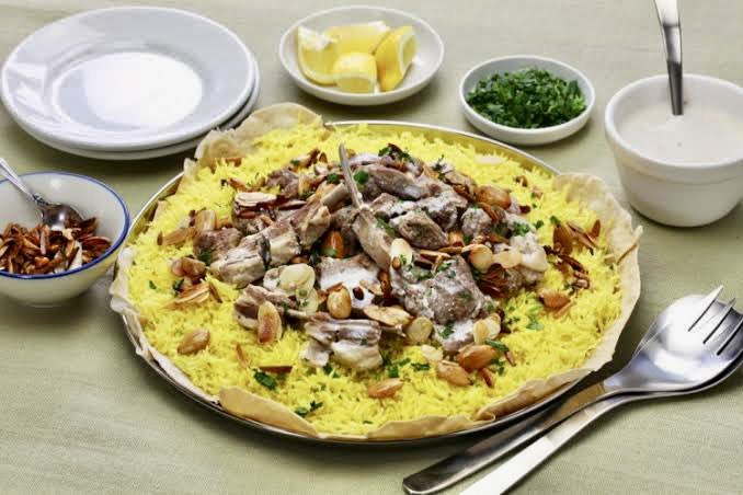 الفزعة يالنشامى!
ننشر من سنة وما حصلنا ألف متابع!
نحضر لكم مشاريع وطبخات نوعية بمشيئة الله للعام المقبل
نحتاج دعمكم لمكتبكم المتخصصة ب #الاستثمار_الاجتماعي و #الأثر_الاجتماعي
(الصورة للفت الانتباه)