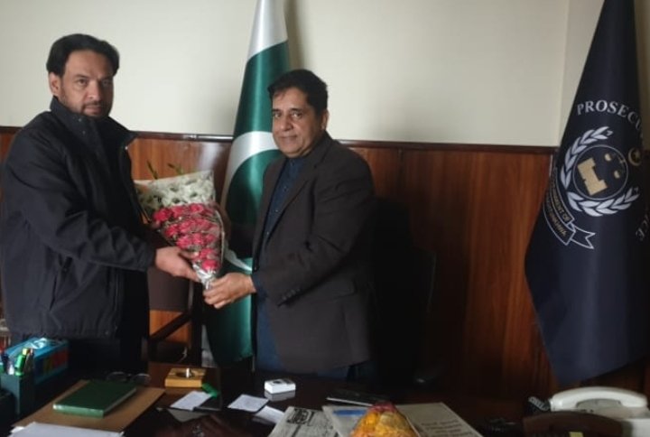 kpprosecution's tweet photo. Newly transfered &amp; posted Mr. Dildar Muhammad Director General Prosecution Khyber Pakhtunkhwa is welcomed by District Public Prosecutors Peshawar &amp; Buner.
#kpprosecution https://t.co/ONklKCSmBt