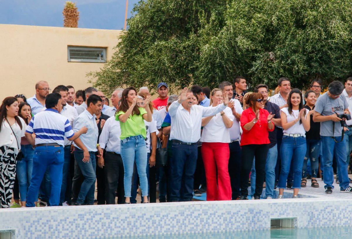 QuintelaRicardo's tweet photo. Inauguramos la Ciudad Deportiva en Machigasta la cual cuenta inicialmente con pileta, cancha de pádel y cierre perimetral del predio, para el disfrute de toda la comunidad. También realizamos la apertura de la colonia de vacaciones, que funcionará en este lugar. https://t.co/OPSVL6PxaO