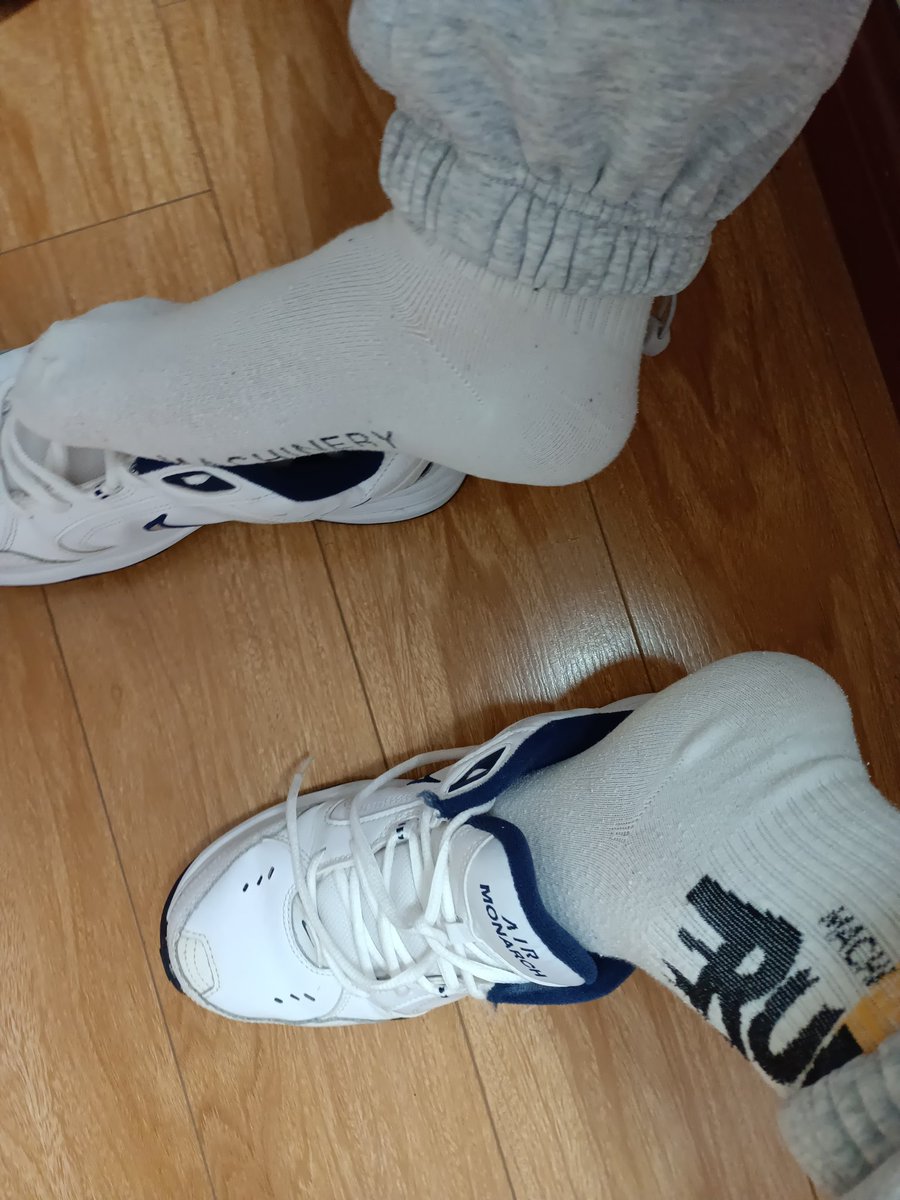 Wen051224's tweet photo. 白色的东西的很棒吧 #男高 #白袜 #遵义 #猛1 https://t.co/5dBHWx2iTb